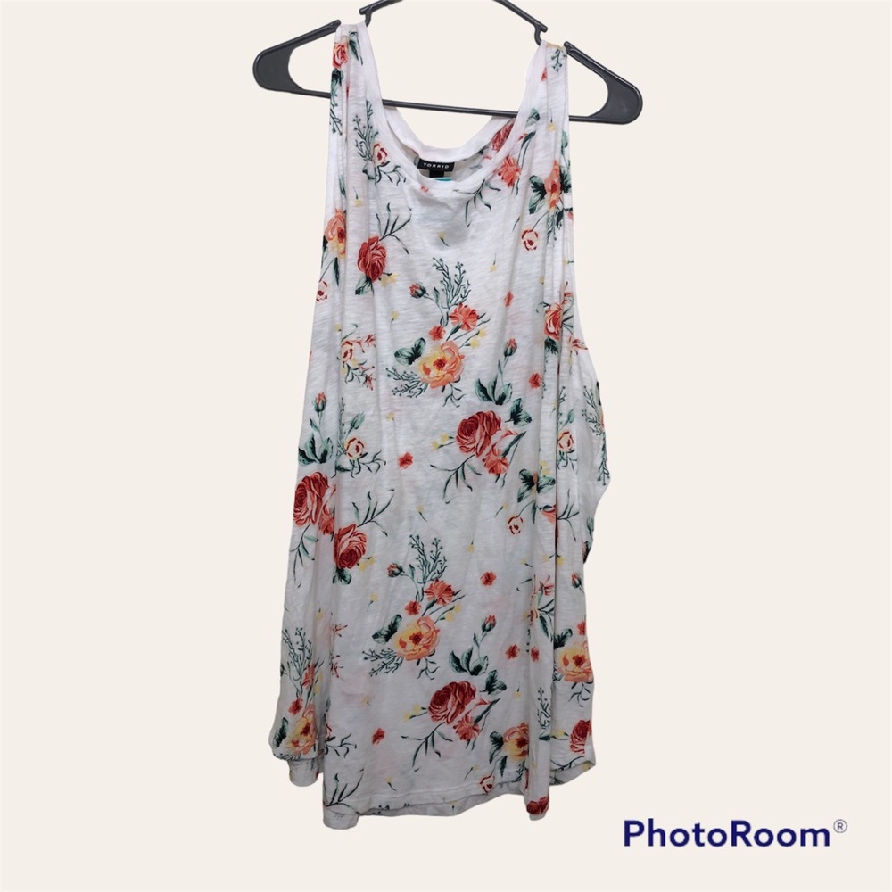 Torrid floral white tank top